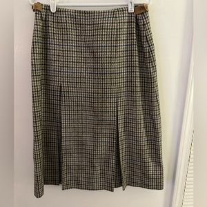 Vintage 1970’s Daks London Womens 100% Wool skirt with lining